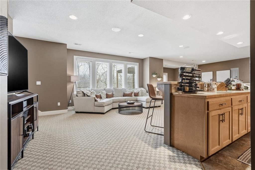 8608 Ridgeway Court — photo 31
