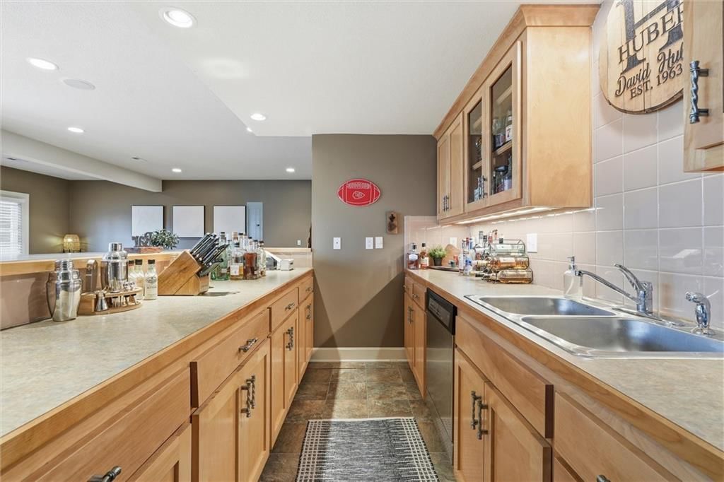 8608 Ridgeway Court — photo 34