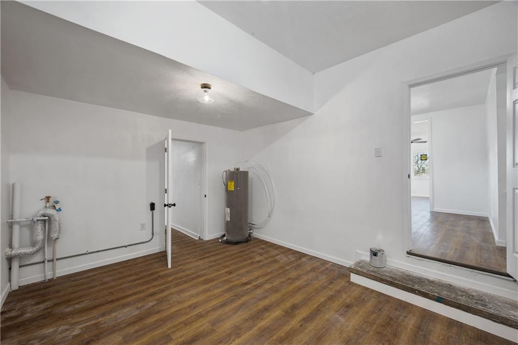 1015 W 21st Street — photo 11