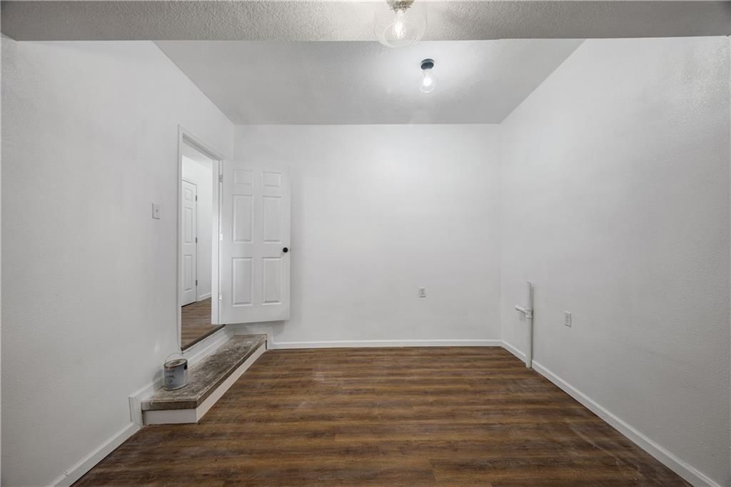 1015 W 21st Street — photo 21
