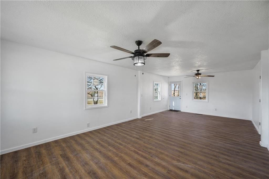 1015 W 21st Street — photo 25