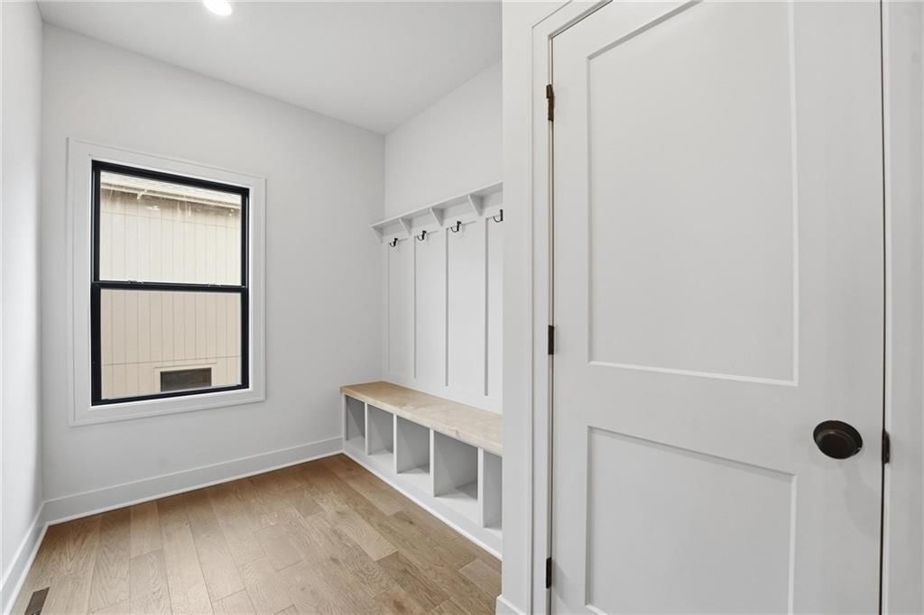 10515 N Liberty Street — photo 22