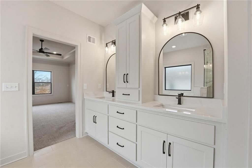 10515 N Liberty Street — photo 28