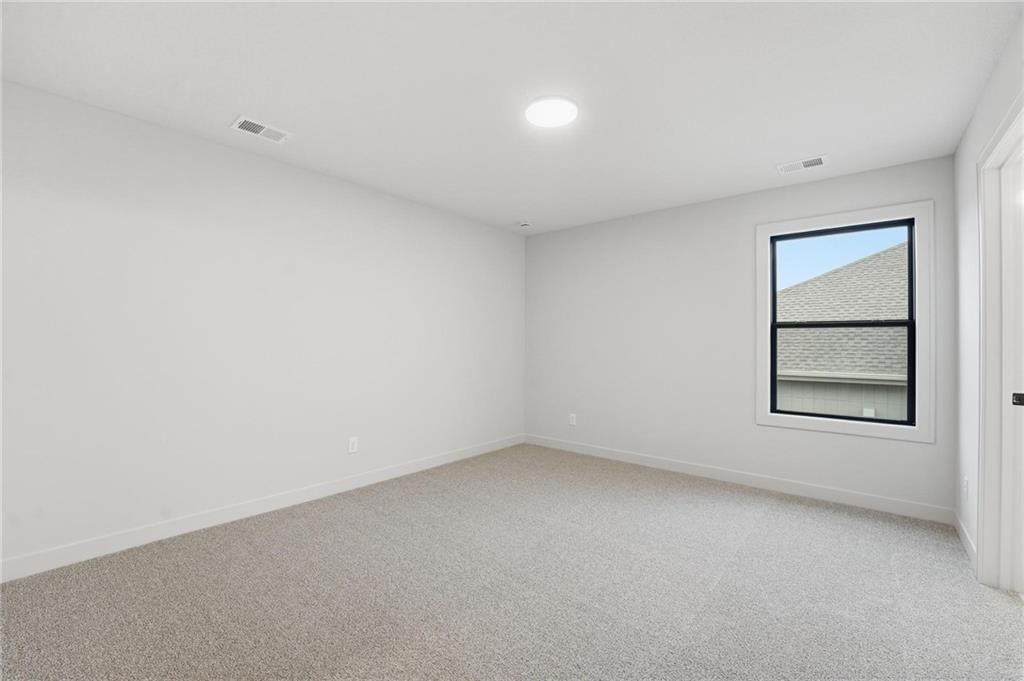 10515 N Liberty Street — photo 37