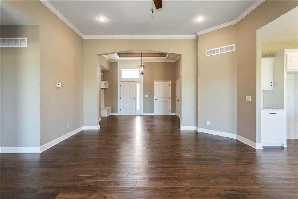 8912 N Monroe Avenue — photo 10