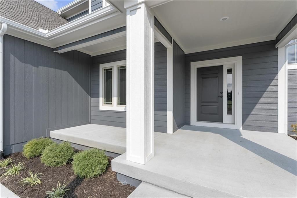 8907 NW Monroe Avenue — photo 3