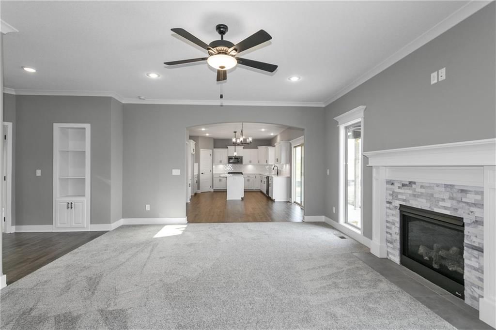 8907 NW Monroe Avenue — photo 8