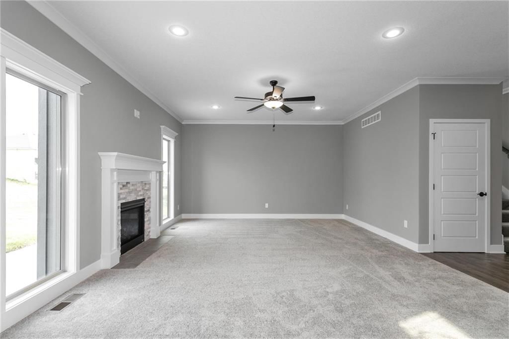8907 NW Monroe Avenue — photo 10