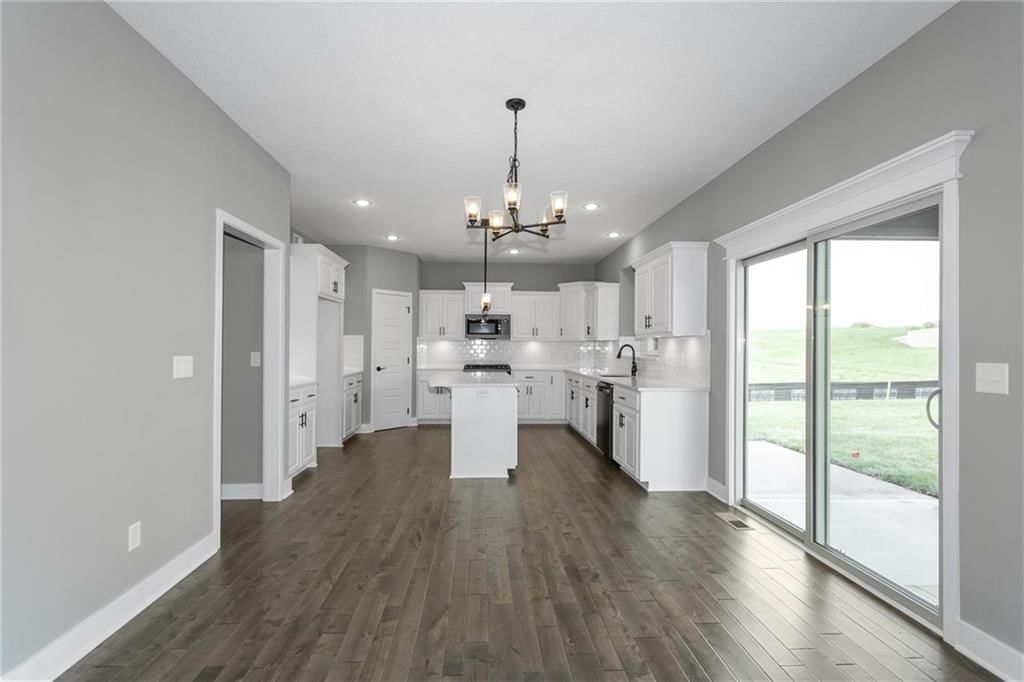 8907 NW Monroe Avenue — photo 15