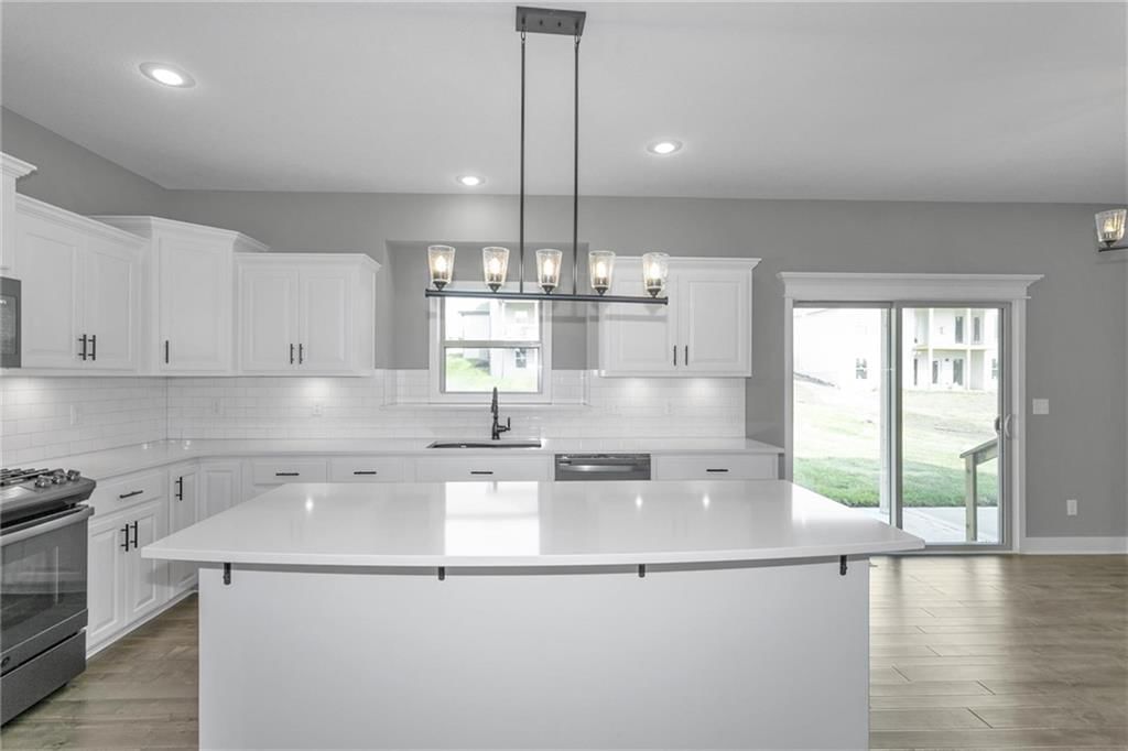 8907 NW Monroe Avenue — photo 16