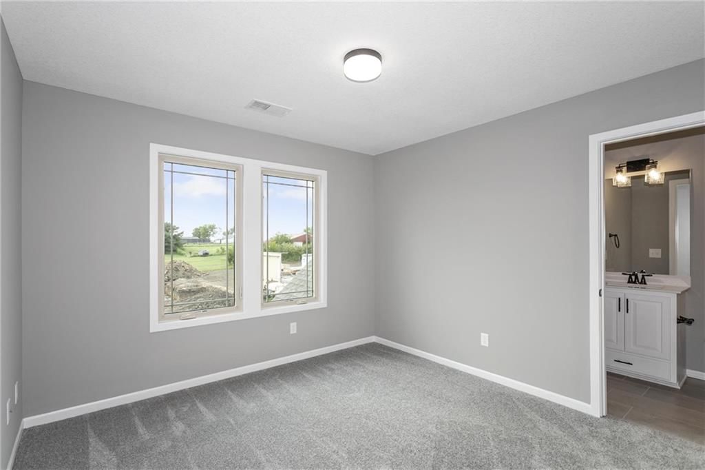 8907 NW Monroe Avenue — photo 23