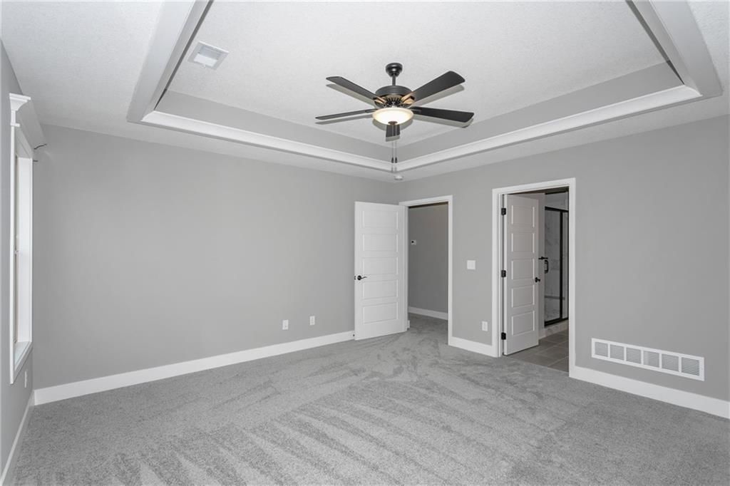 8907 NW Monroe Avenue — photo 33
