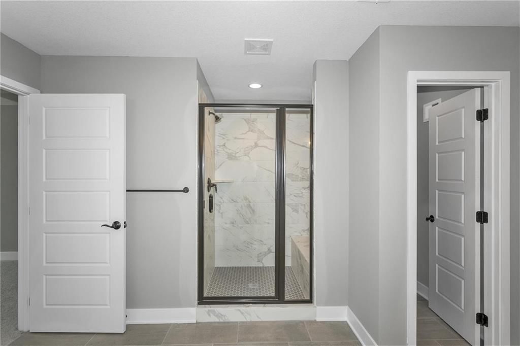 8907 NW Monroe Avenue — photo 35