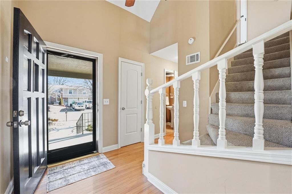 6114 Greenwood Street — photo 2