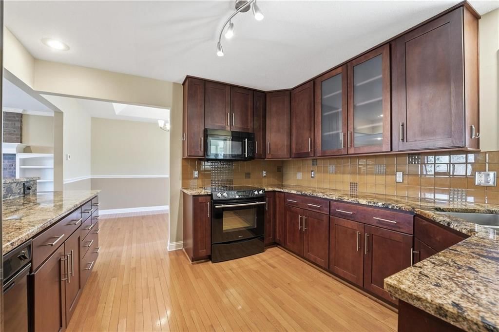 6114 Greenwood Street — photo 6