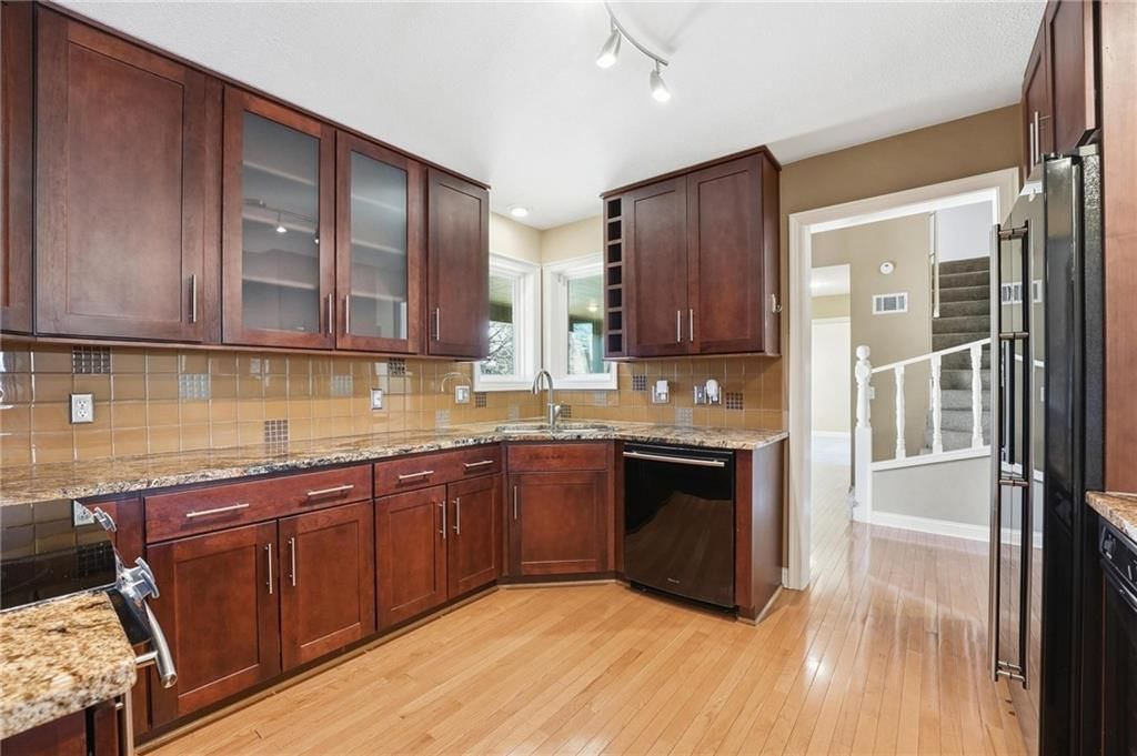 6114 Greenwood Street — photo 7