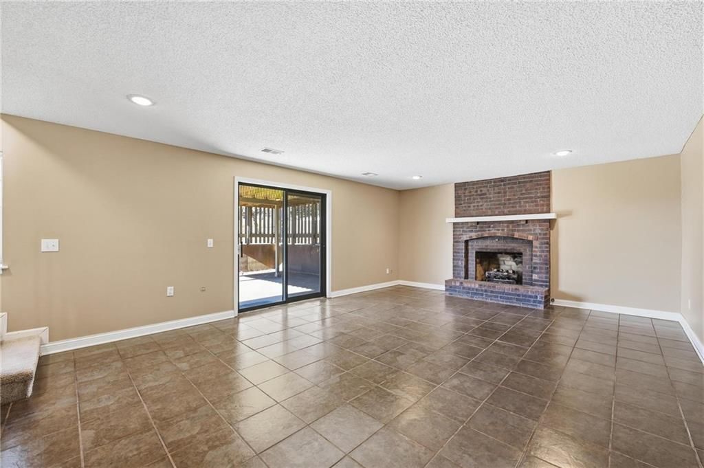 6114 Greenwood Street — photo 33