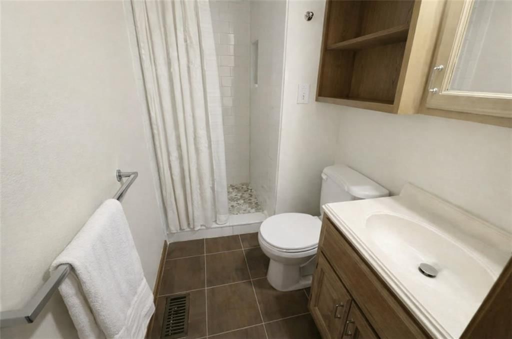 705 E South Street — photo 16