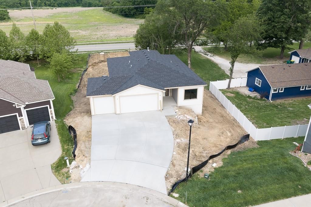 11456 Yecker Avenue — photo 3