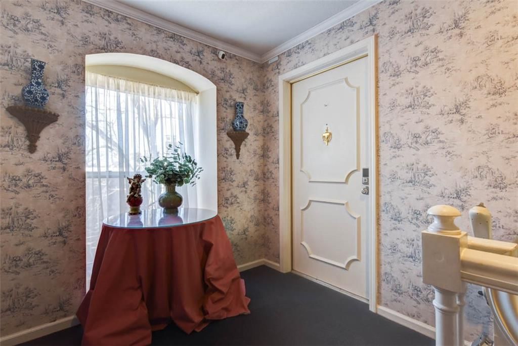 8706 Walmer Street — photo 3