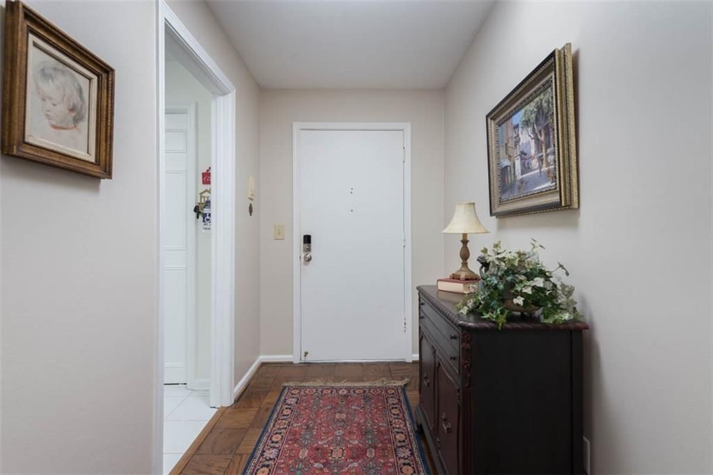 8706 Walmer Street — photo 4