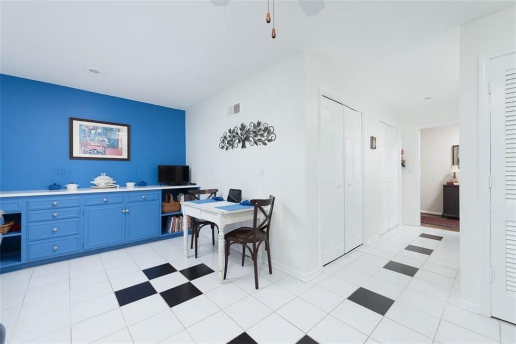 8706 Walmer Street — photo 10