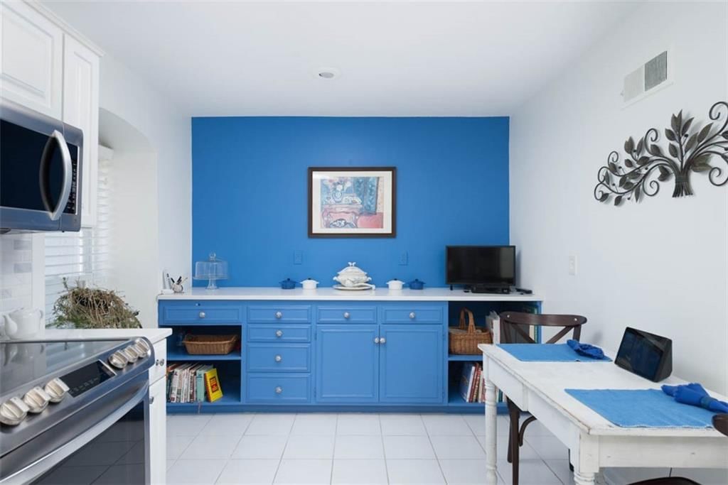 8706 Walmer Street — photo 12