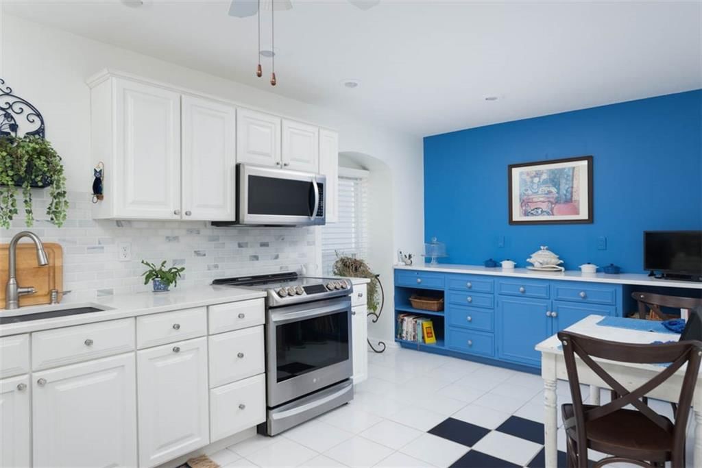 8706 Walmer Street — photo 13