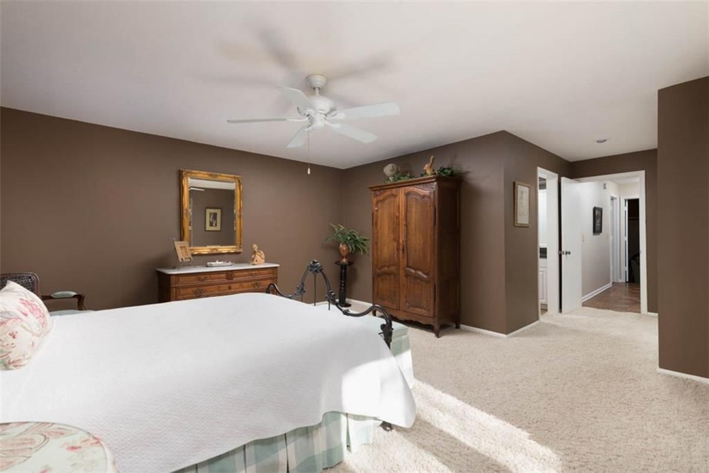8706 Walmer Street — photo 17