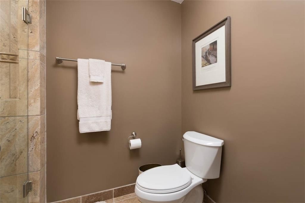 8706 Walmer Street — photo 19