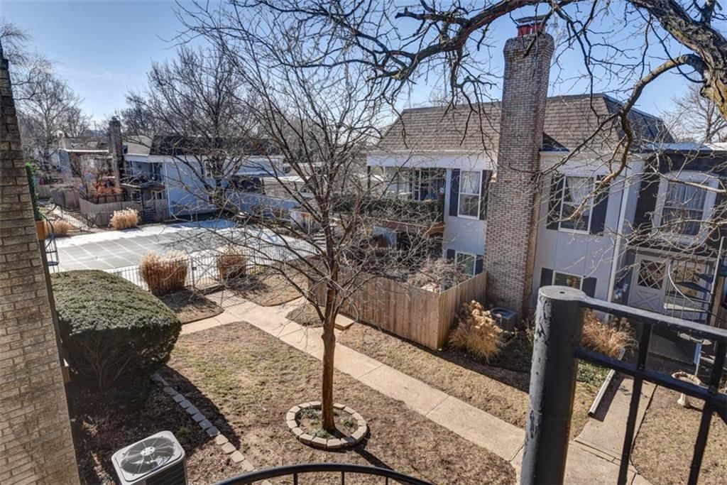 8706 Walmer Street — photo 31