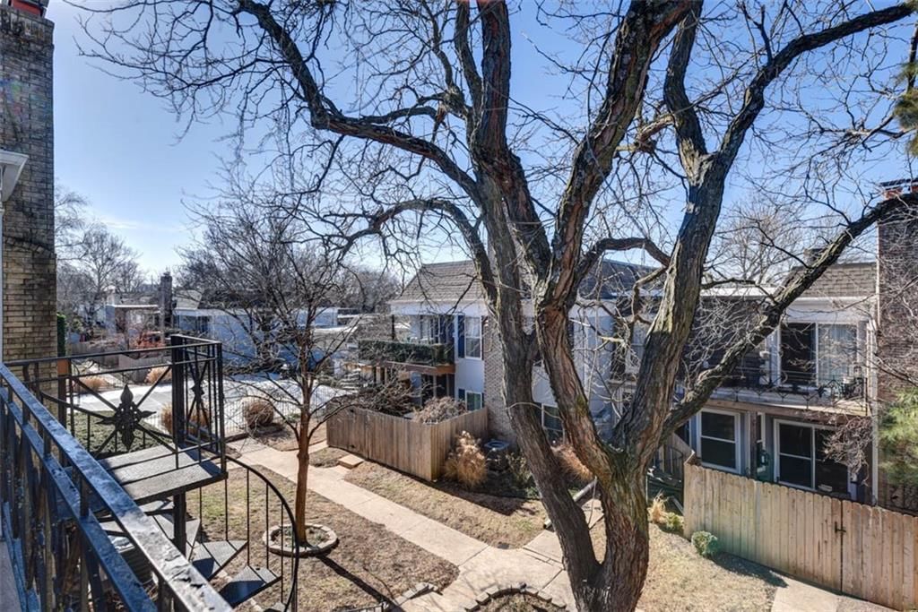 8706 Walmer Street — photo 36
