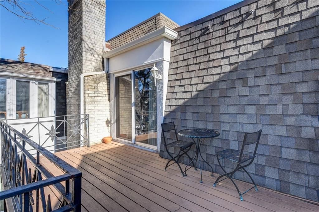 8706 Walmer Street — photo 38