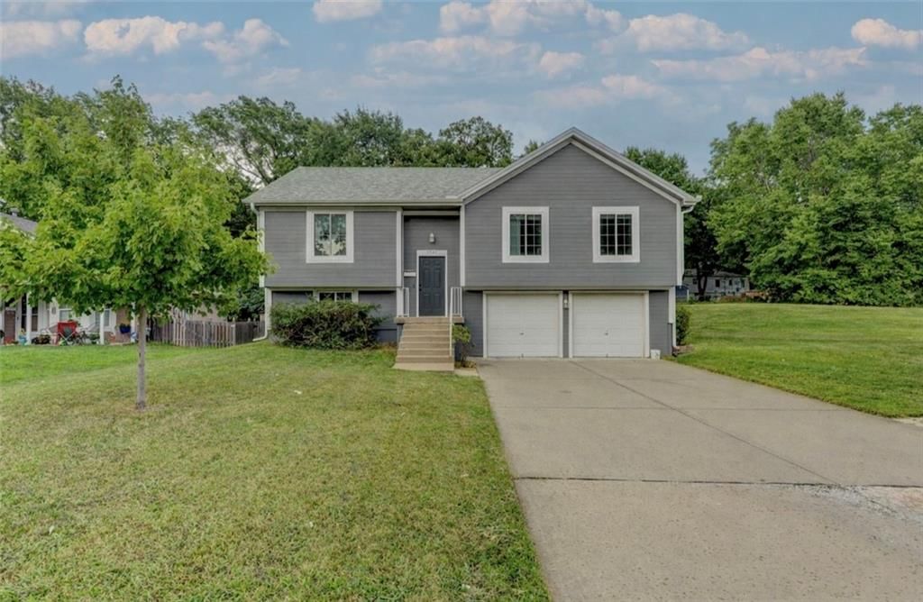 4945 N Euclid Avenue, Kansas City, MO