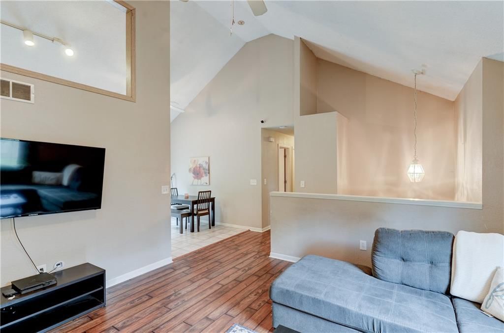 4945 N Euclid Avenue — photo 5