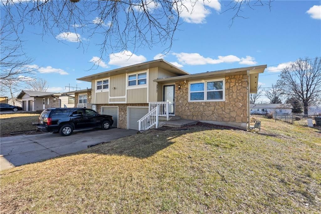 5515-5517 Crest Drive — photo 2