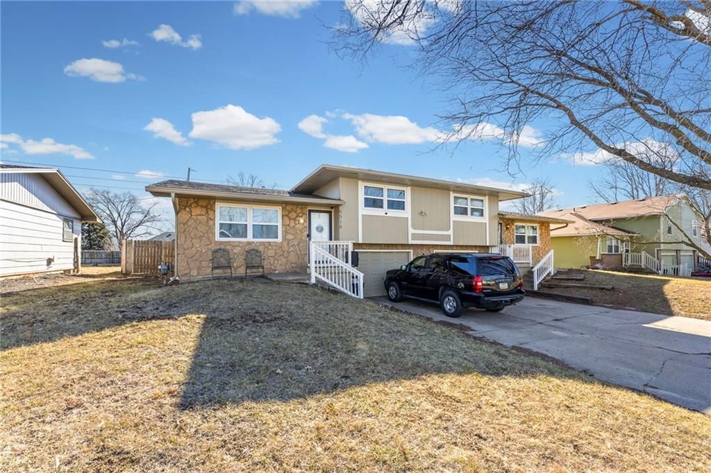 5515-5517 Crest Drive — photo 3