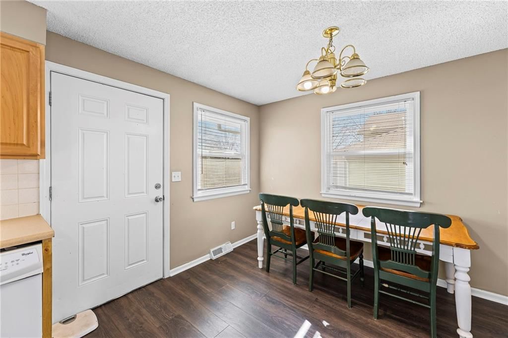 5515-5517 Crest Drive — photo 9