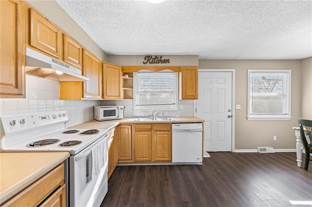 5515-5517 Crest Drive — photo 13