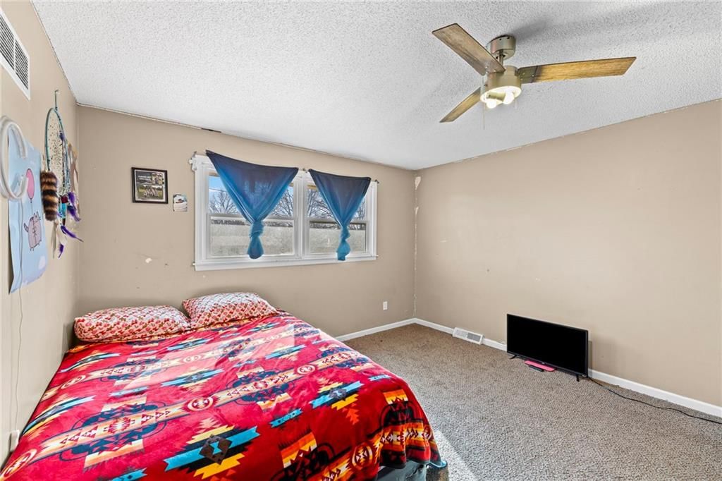 5515-5517 Crest Drive — photo 17