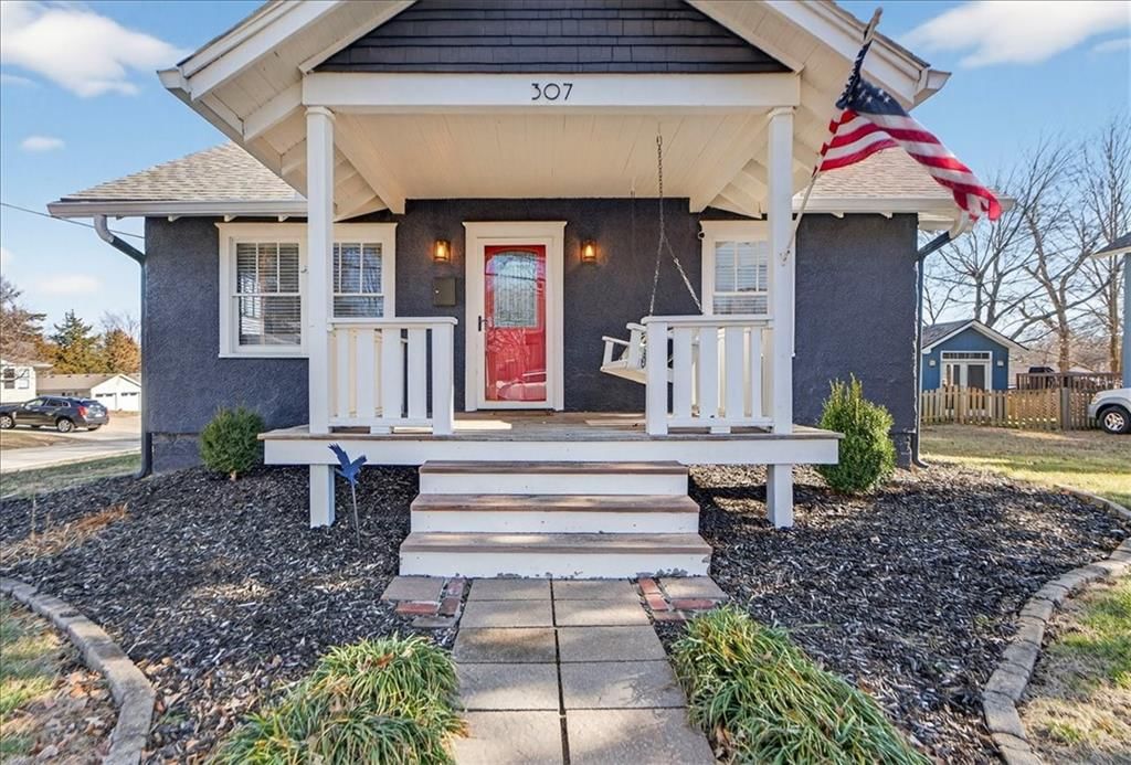 307 NE Green Street — photo 2