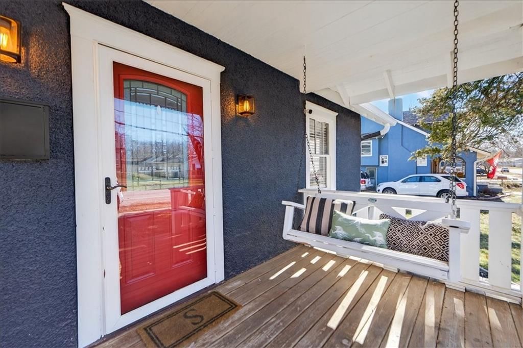 307 NE Green Street — photo 3