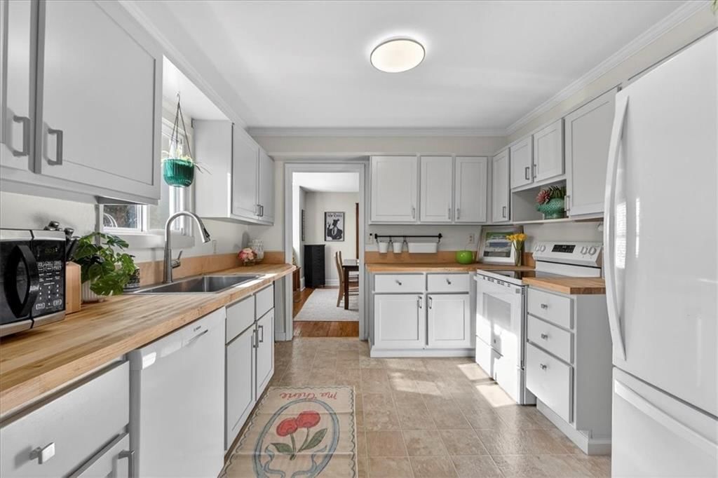 307 NE Green Street — photo 13