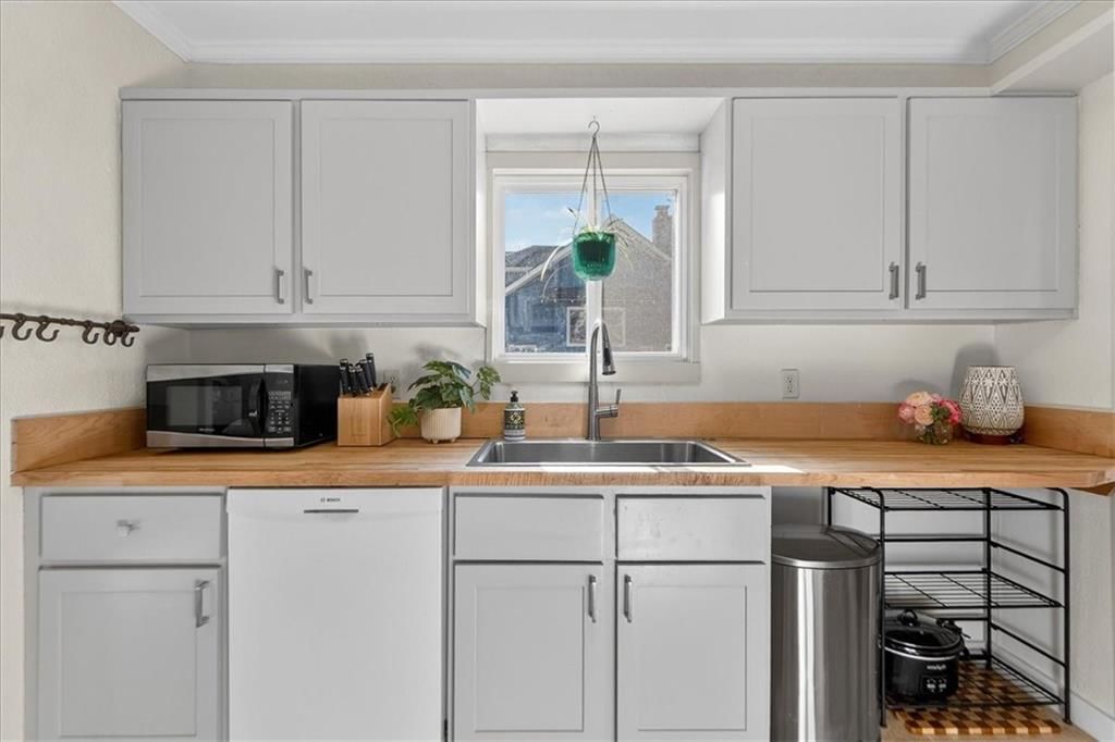 307 NE Green Street — photo 15