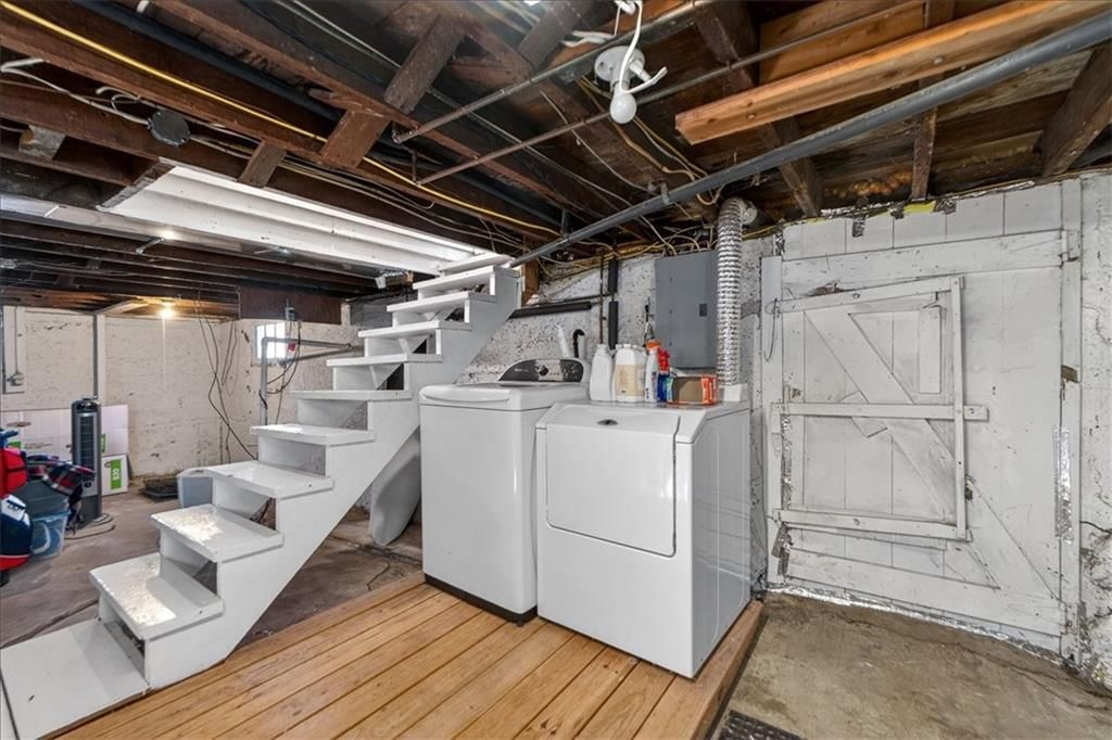 307 NE Green Street — photo 29