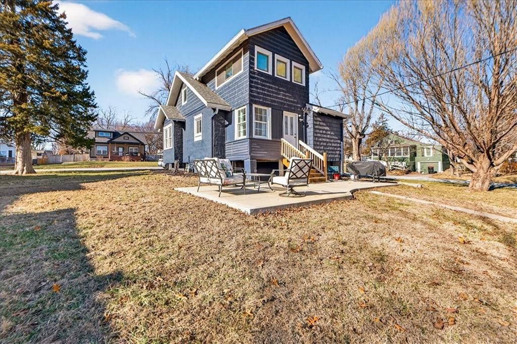307 NE Green Street — photo 32