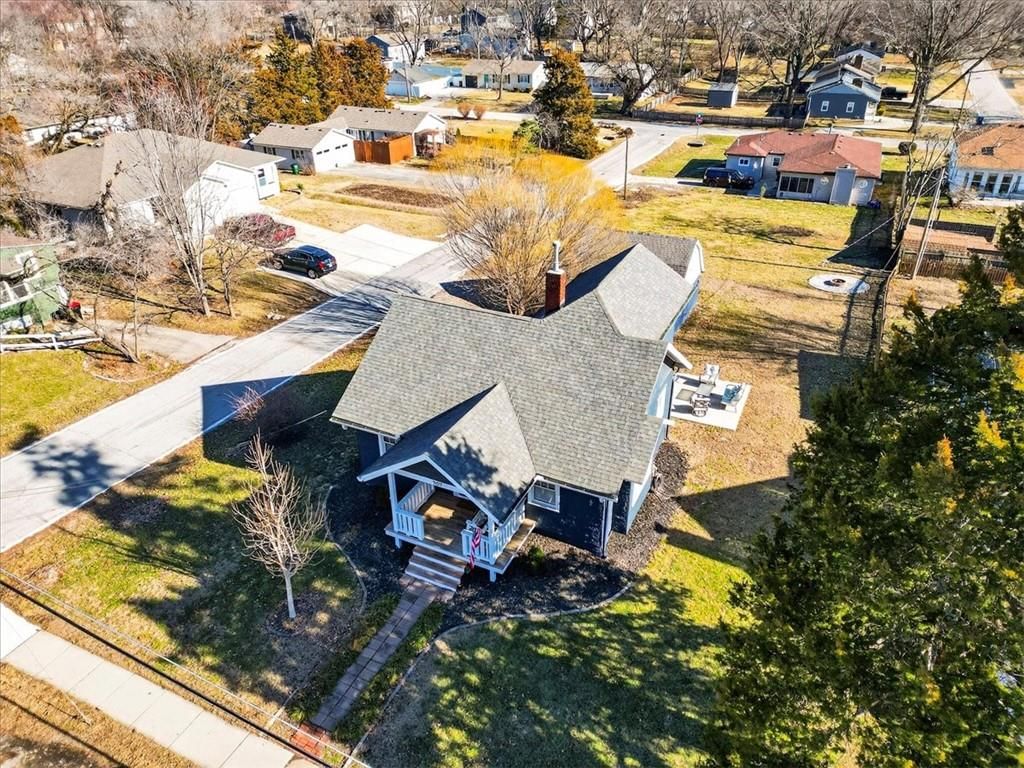 307 NE Green Street — photo 43