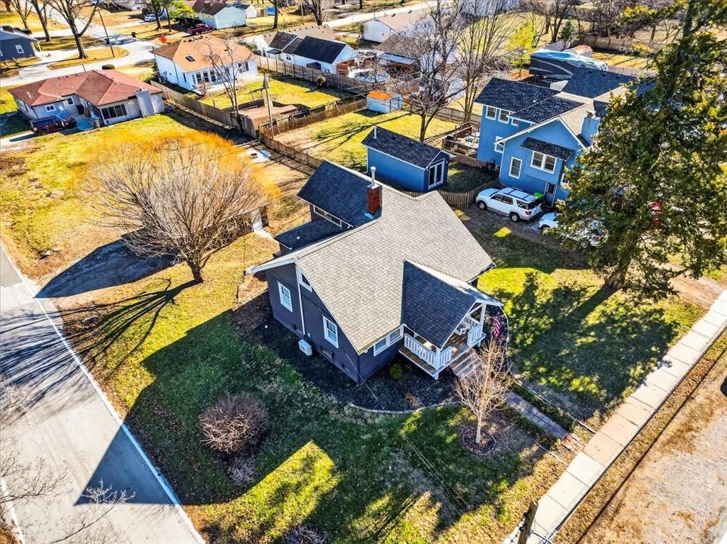307 NE Green Street — photo 44