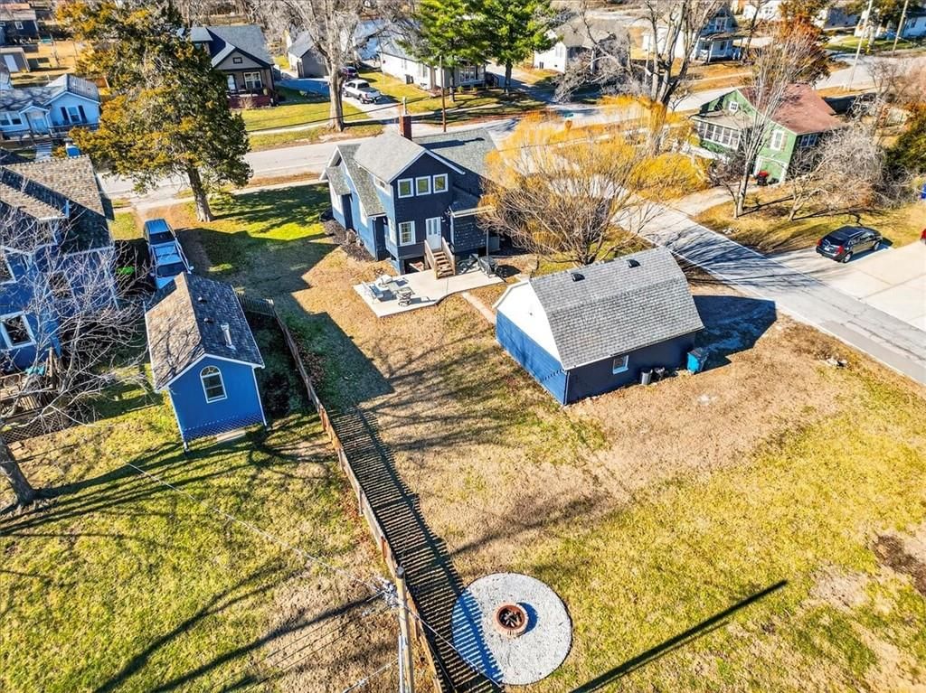 307 NE Green Street — photo 46