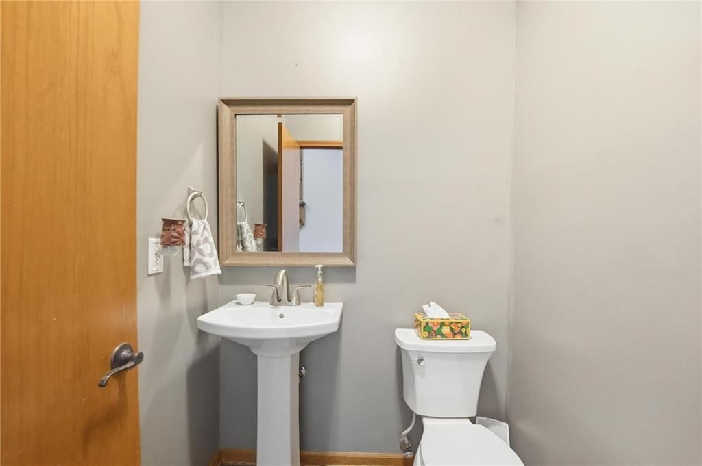 1201 Southcrest Drive — photo 10
